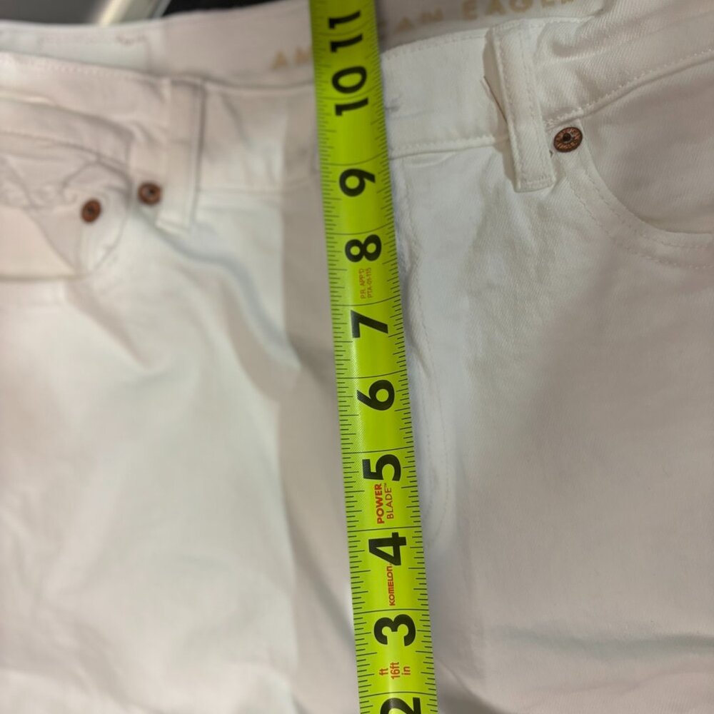 American Eagle AE Stretch Low-Rise Ex-Boyfriend Denim Short - Size 2 - White - Picture 12 of 13